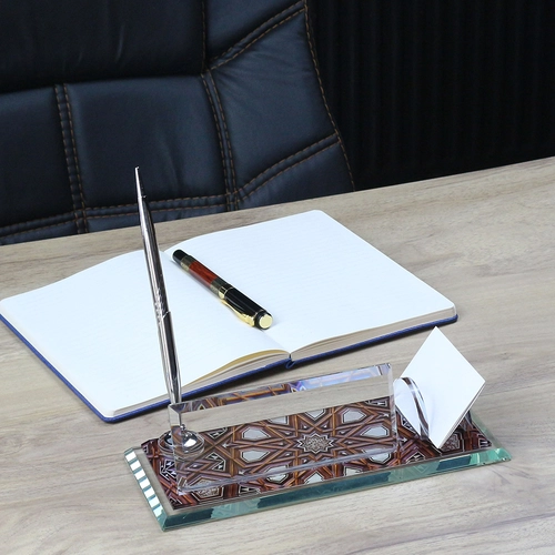 Kristal Cam Masa İsimliği